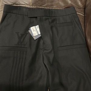 Louis Vuitton Karakoram workwear pants. Size 46. Brand new and never worn.